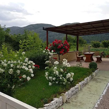 Smjestaj Dada Holiday home *