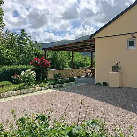 بيت للعطل Smjestaj Dada تريبينيي