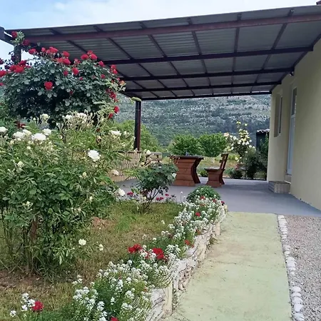 Smjestaj Dada Holiday home *